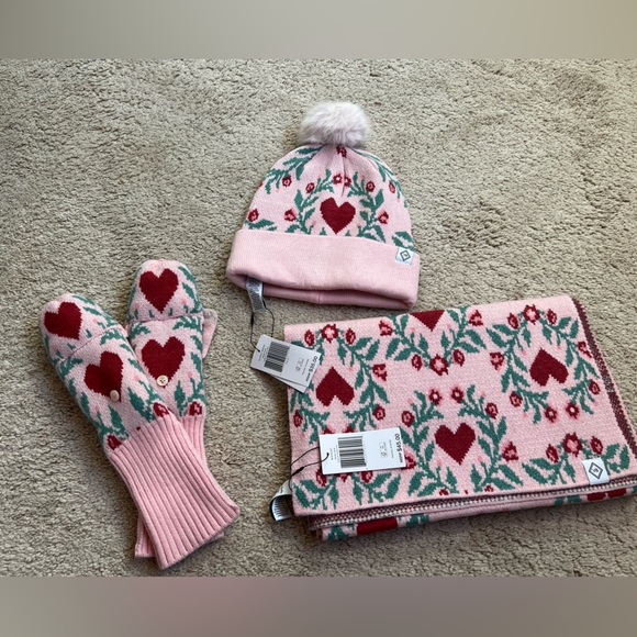 Vera Bradley Imperial Hearts Knit Hat, Scarf, Mitten full set RARE - Picture 4 of 6